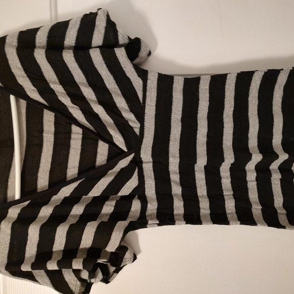 Women's Shirt - Picture 1 of 3